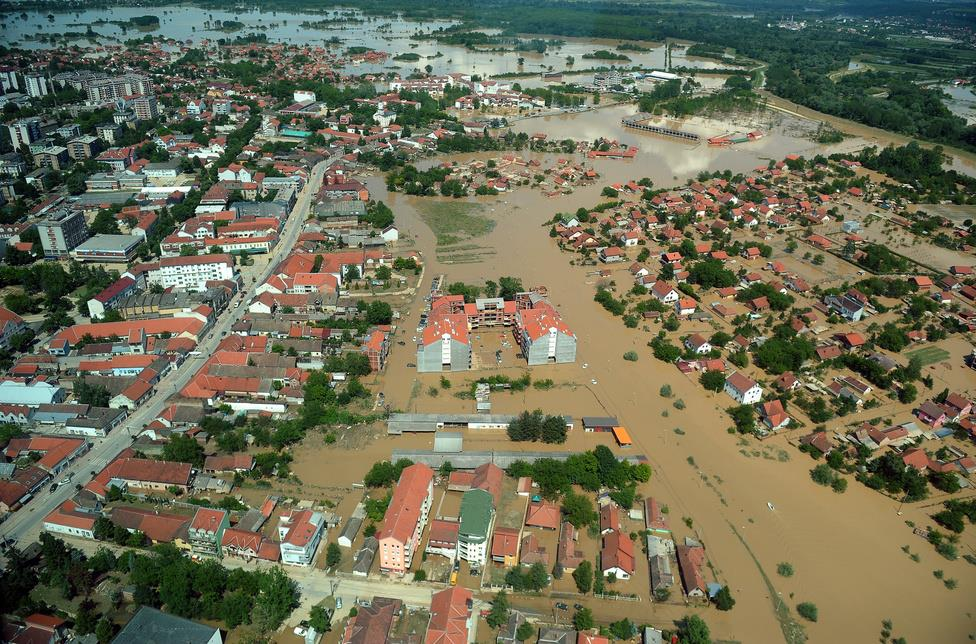 továbbképzése Megvalósítás: 1 hetes kurzus 4 témakörben a magyar vízügyi felsőoktatás gyakorlati anyagaiból Előadók: magyar vízügyi szakoktatók,