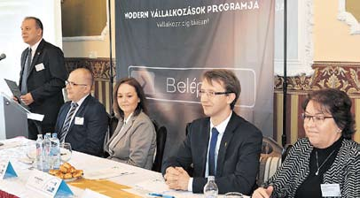Viszont szeretnénk még az idén kialakítani az Édesanyák útján lévő épületünkben egy Ifjúsági és családi kuckót, ahol a fiatalok saját maguk által szervezett programok és foglalkozások segítségével