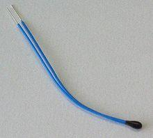 Hőmérséklet mérése Thermistor: