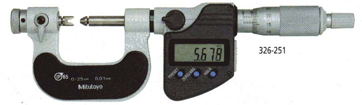 9. ábra. Digitális mélységmérő mikrométer cserélhető mérőbetétekkel 8 - Speciális mikrométerek Különböző speciális mérési feladatokra különleges mikrométereket készítenek, pl.