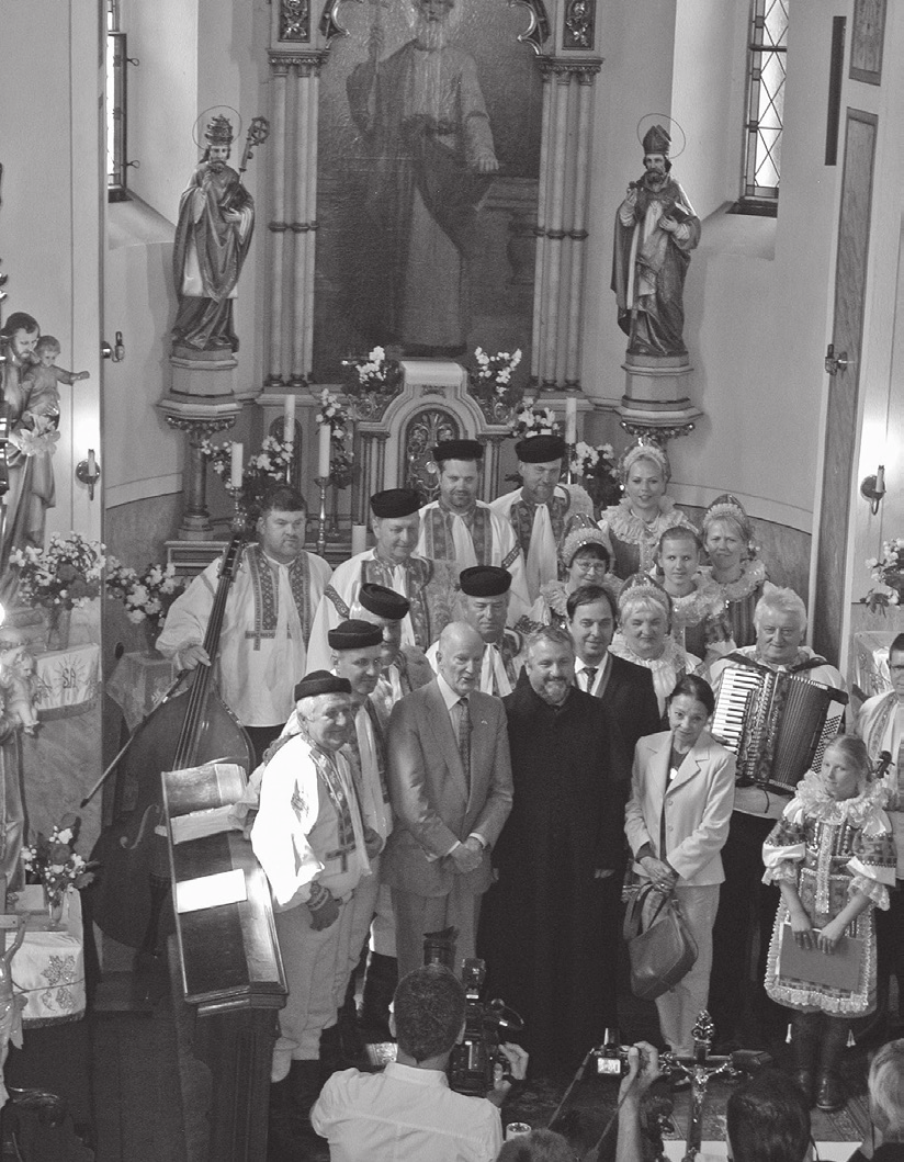 talizman (vyšla v roku 1978). Písal ju samotný Július Chudík, ktorý pôsobil v blízkosti cára mnoho rokov nielen v Sofii, no aj na cestách po celej Európe, a jeho dcéra - spisovateľka Klára Jarunková.