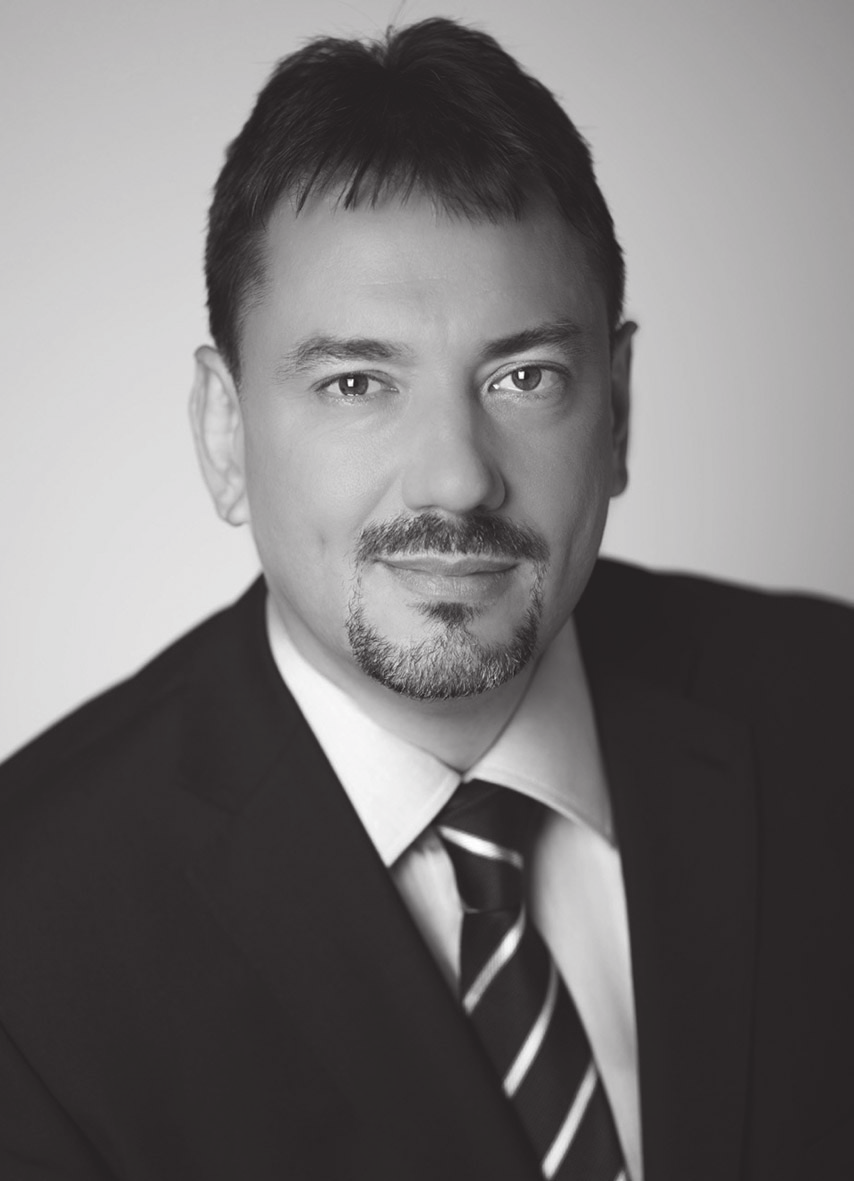 ROZHOVOR S EXPRIMÁTOROM MGR. PETROM GOGOLOM V minulom roku uplynulo štvrťstoročie, odkedy sa začala písať aj novodobá história spravovania nášho mesta ako samosprávy, volenej priamo občanmi.