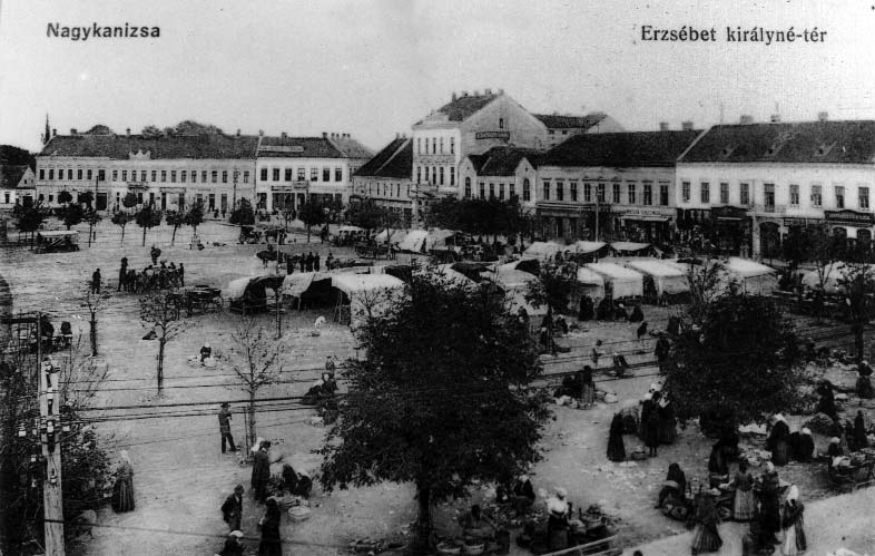 242 Kunics Zsuzsa 8. kép: Az Erzsébet tér keleti oldala.