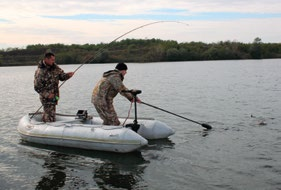 Carp Boilie Soluble Pop Up A zöld tetővel és a zöld címkével ellátott oldódó Pop Up, azaz lebegő bojli, akár 3-6