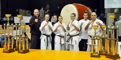 40 éves a kyokushin karate hazánkban 1972 2012 Minden kerek születésnap rávilágít arra, akit ünnepelnek.
