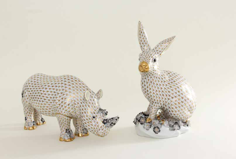 165 mm 330 mm 100 mm Rabbit with flower ornament