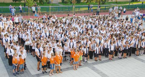 Június 22. Augusztus 31. Október 20. Október Tanévzáró ünnepély School leaving ceremony A tanévzáró ünnepély 17.30 órakor kezdődik. The ceremony starts at 5.30 pm.