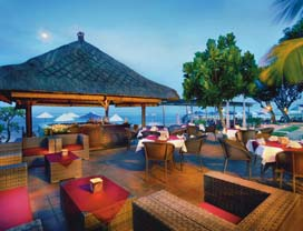 Grand Aston Bali Beach Resort + Benoa A 188 szobával rendelkezô szálloda Bali egyik legfelkapottabb üdülôterületén helyezkedik el a