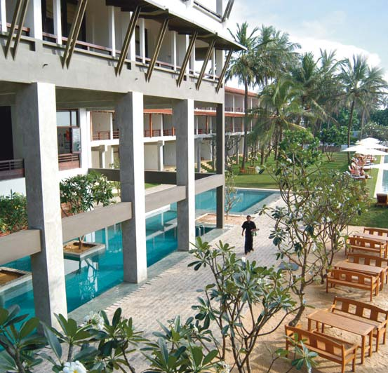 Srí Lanka Jetwing Beach Hotel Negombo A repülôtértôl 15 km-re, Negombo-ban található, közvetlenül a finomhomokos tengerparton.