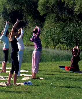 hírek, felhívások Swami Niranjanananda Saraswati Ne feledjétek, hogy a jól-lét nem érkezik meg pusztán a hatha jóga gyakorlásával, ezek csak a fizikai jólét gyakorlatai.