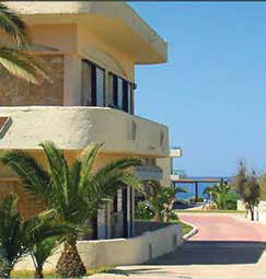 HOTEL SEA FRONT***+ MÁR FP 109 900 Ft + ILLETÉKek Fekvés: Rethymno üdülőövezet Adele részén