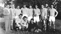 Tréner Lukáč Milan, vedúci mužstva Jenčík Ján, ktorý bol aj predsedom telovýchovnej jednoty.