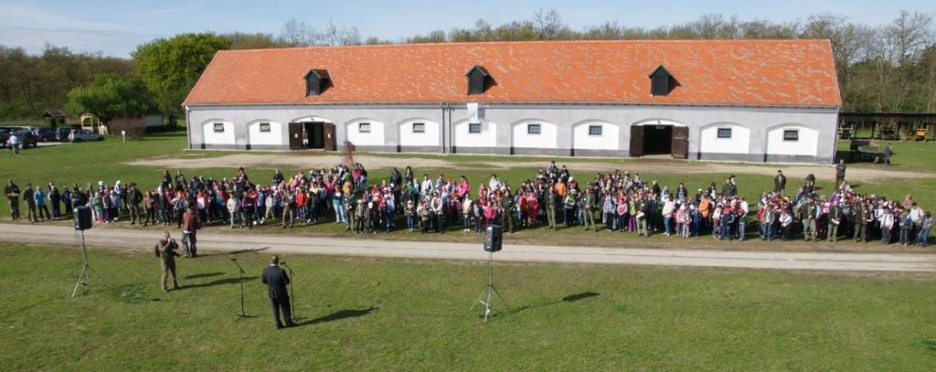 2012. április 23.: Föld Napja rendezvény Göbösön (17 osztály, 440 gyerek) Föld Napja Göbös-majorban 2012. június 29.
