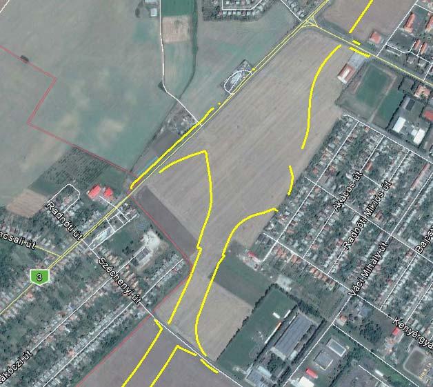 Sportpálya Tervezett gyorsforgalmi út kisajátítási határa A tervezett csomóponthoz közeli lakóterületek Idős fűzfa (Forrás: Google Earth) További várható konfliktus a csapadékvizek bevezetése a
