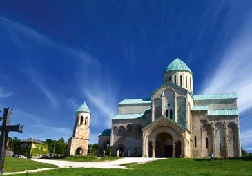 században épült keresztény templomok sem ritkák, azonban a történelem hasonlóan zivataros évszázadokat hozott a kicsiny grúz népnek, mint nekünk.