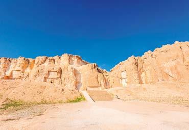 Iszfahan - Teherán A mai napunk egy részét még Iszfahán városában töltjük, ahol a délelőtti órákban szabad program keretében lesz lehetőségünk vásárolni, beszerezni a felejthetetlen ajándéktárgyakat