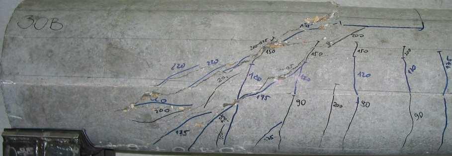 Mérési diagramok: 9-12--825 jelű próbatest adatlapja (3a) 1 Erő- lehajlás diagram 9 8 7 6 5 4 3 2 1 2 4 6 8 1 C lehajlás [mm] Repedéskép: Mérési