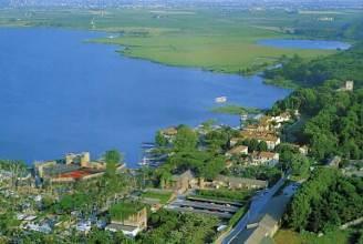 Torre del Lago Puccini városa, mely nevét egy