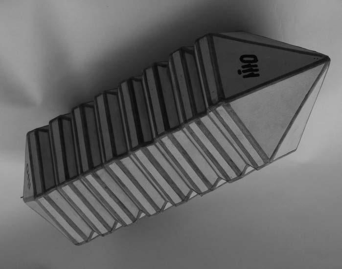 20 XXXV. Miskolci Nemzetközi Ásványfesztivál 2. ábra: 30 cm-es, kartonpapírból készült modell.