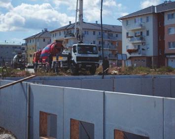 LEIER KÉREGFAL (LKF) A betonozócső mindig függőlegesen, pontosan a kéregfal ürege fölött helyezkedjen el.