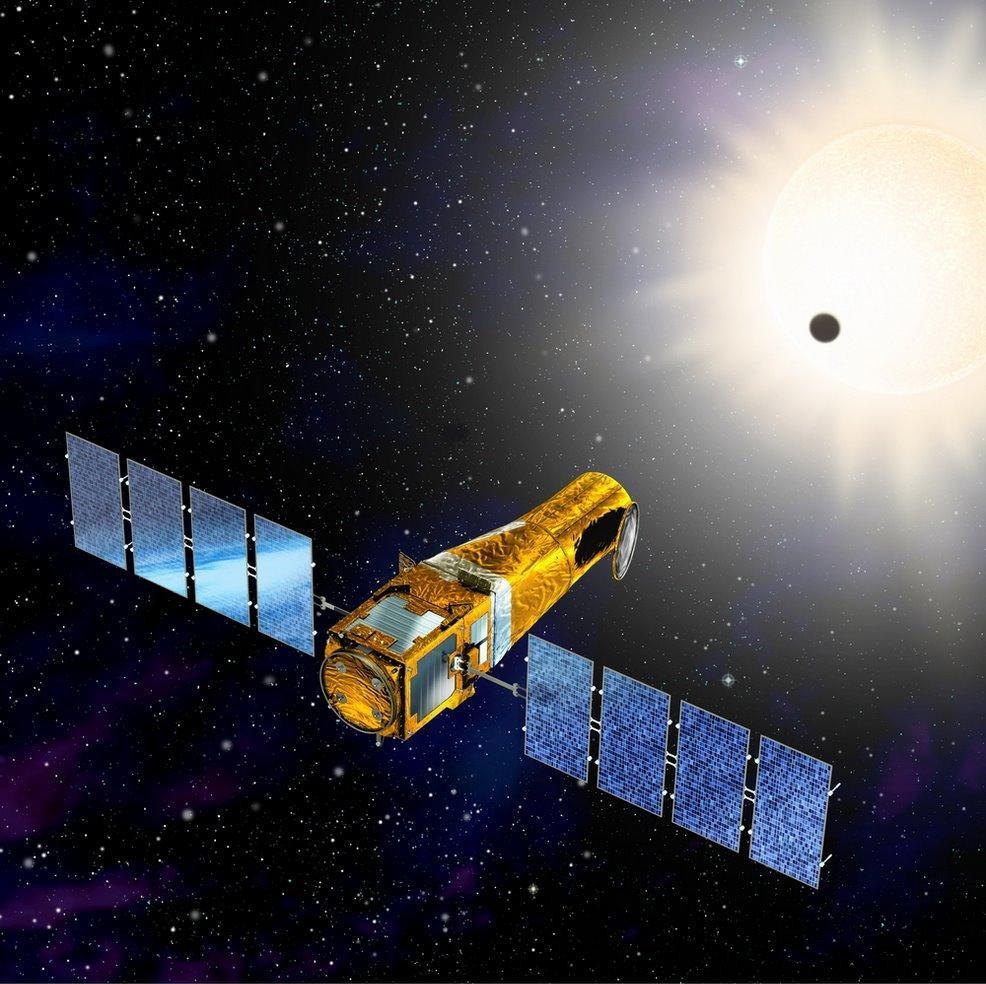 A harmadik említésre méltó felmérés a TrES (Trans-atlantic Exoplanet Survey) program, mely dél-kaliforniából, a Kanári-szigetekről illetve észak-arizonából keresi a távoli csillagrendszerek bolygóit.