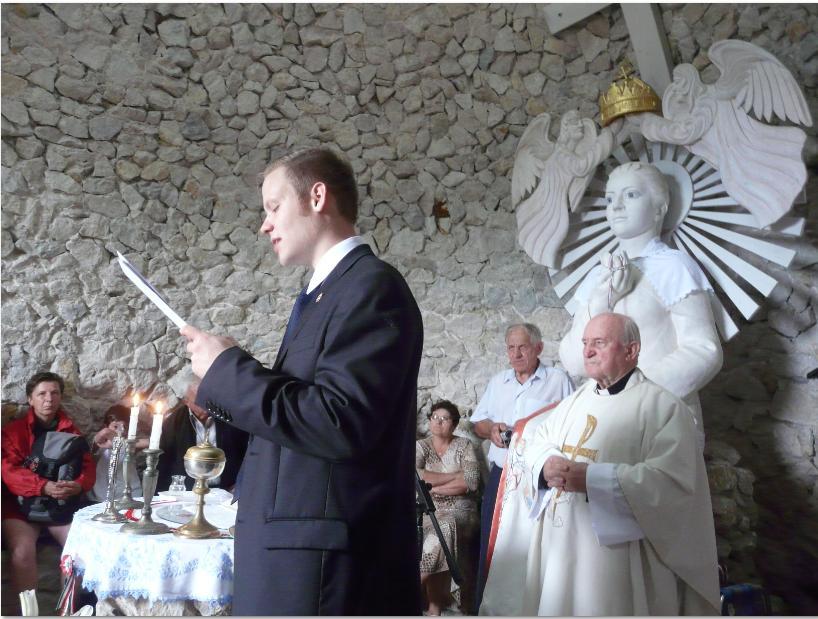 is a Szent István királyunk által ránk hagyományozott Hármas Abroncs tartotta össze.