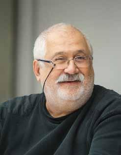 munkatársai vezetésével a résztvevők alkotóképességének kibontását célozza.