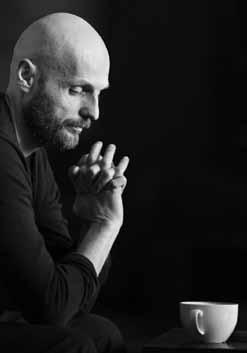They throw themselves into the productions with inspiration, performing on stages in cities the world over, such as Saint Petersburg, Sibiu, Moscow, Porto, and Ljubljana.