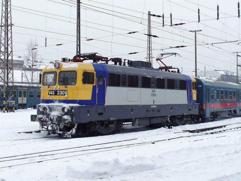 2 év Jelenlegi állag: 30 314db db Teljesítmény: Teljesítmény:2200 2200kW kw Sebesség: Sebesség:120 120km/h