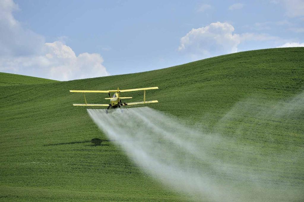 EGYÉB KÉSZÍTMÉNYEK Polyglycol 26-2N Nedvesítőszer a gyomirtó szerek hatásgyorsaságának és hatásbiztonságának javítására A gyomirtó szer gyorsabban jut be a gyomok szöveteibe Tökéletesebb borítást és