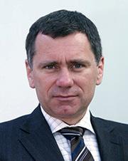 Terták Elemér (1951) közgazdász, a Magyar Közgazdasági Társaság elnökségi tagja, korábbi főtitkára, az Európai Bizottság belpiaci főigazgatóságának pénzügyi intézményekért felelős, korábbi igazgatója.