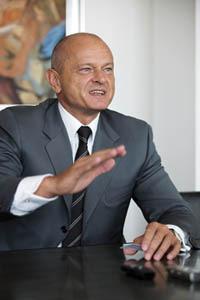 Patai Mihály (1953) közgazdász, a Magyar Bankszövetség elnöke, a Magyar Közgazdasági Társaság alelnöke. 2006 óta az UniCredit Bank Hungary Zrt. elnök-vezérigazgatója.