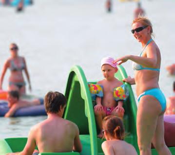 Szikrázó napfény a hűsítő habokban Strandok / Strände / Beach Balatonföldváron és