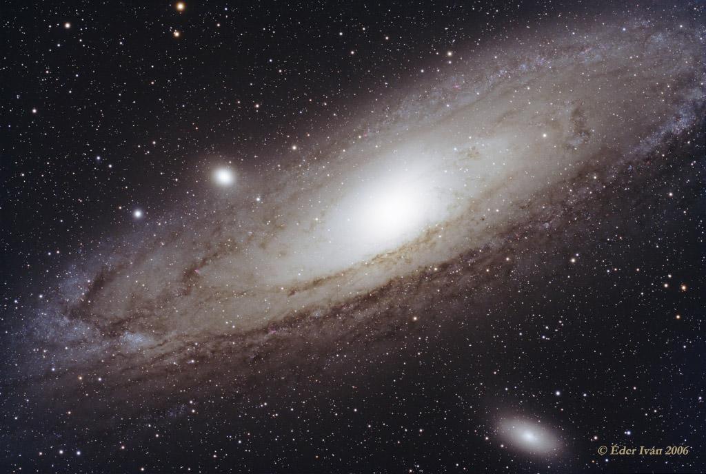 Az Androméda csillagképben látható galaxis, az Androméda-köd (M31). Éder Iván felvétele. Már korábban szó esett az emberi szem szín szerinti érzékenységéről.