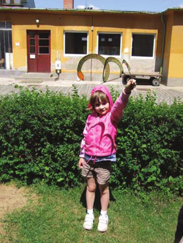 Príroda a technika v predškolskom a mladšom školskom veku Zaujímavé môže byť aj predstavenie tých javov, keď v prípade cesta a hliny je k ich chemickým zmenám potrebné teplo, kým sadra počas procesu