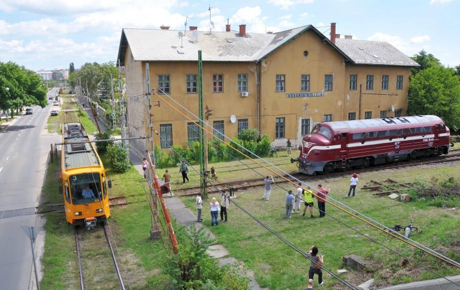 (2) A közlekedési alágazatok termináljai A gateway koncepció alapján intermodális központoknak kellene az átjárhatóságot biztosítani a közlekedési alágazatok között.