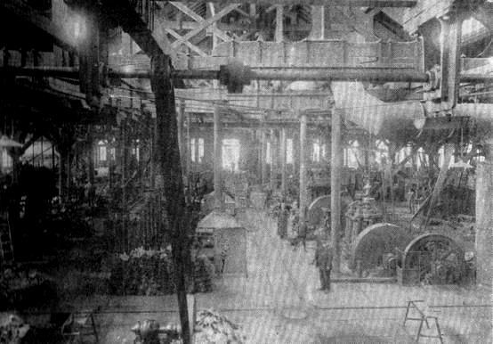 A salgótarjáni gyár teljes átszervezése és átépítése az 1911-13-as években történt meg. Befejezést nyert az 1880 körül elindított drót- és szegüzem fejlesztése.