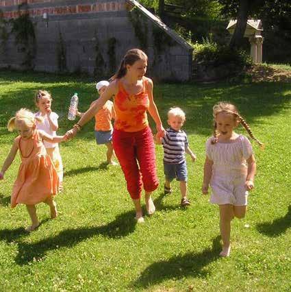 SÜNIZENE HERCEGEK ÉS HERCEGNŐK HETE 2 7 éveseknek, szülői kísérettel JÚLIUS 3 7. naponta 10.00 11.00 óráig Tematikus napjaink a zene, mondóka, mese, játék, kreativitás alapjaira építenek.