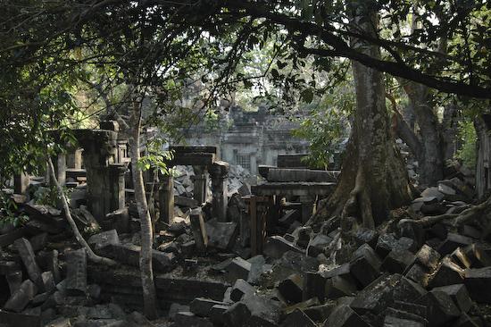 27. nap: Siem Reap a Kulen hegy : B/L/ szállás: Siem Reap) Siem Reapból indulva egy bő 150km-es, egész napos túrát teszünk a Kulen hegyre. A várostól kb. 1,5 órás autózással jutunk el a hegyhez.