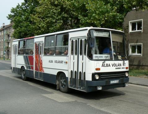 szinten 13,76 év volt A közszolgáltatási feladatot ellátó járművek közül számos autóbusz életkora meghaladta 30 évet Az elöregedett