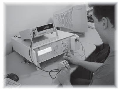Az EKO EP termékek elektromágneses kompatibilitása (EMC) Az elektromágneses kompatibilitás (EMC) egy új keletű tudományos irányzat, mely a 60as évektől kezdve az integrált áramkörök és a