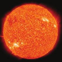 A FÉNY TERMÉSZETE ÉS A LÁTÁS OPTIKA A FÉNY TERMÉSZETE Fotonok Lehet-e a fény részecske? Mekkora egy fényrészecske tömege? Miért fogy a Nap tömege? Hogyan képes a Nap a fénysugarakat elgörbíteni?