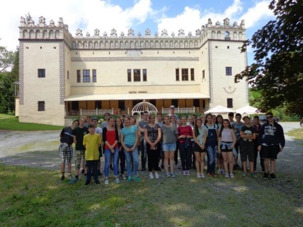 Végre megérkeztünk Poprádhoz, a Kárpátok kapujába, majd folytattuk utunkat szálláshelyünkre, Felsőerdőfalvára. Beosztottuk a szobákat, majd elfogyasztottuk a nagyon finom vacsorát.