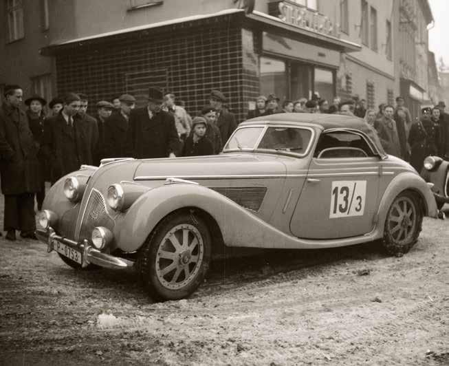 1933: Zákazník si převzal vůz s třímístnou otevřenou sportovní karoserií Grand Sport. 24 October 1931: The M.