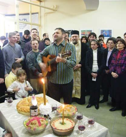 Били смо добри домаћини; извели представу Породица на