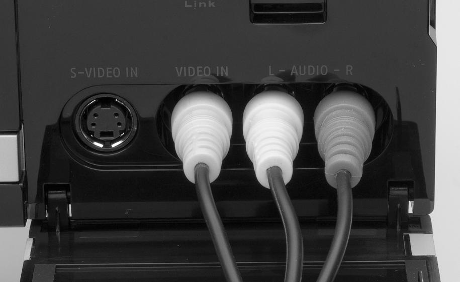 Connecter Composite VIDÉO et Audio LR Connecter un Caméscope numérique Connecter via les prises du panneau avant l entrée Audio/Vidéo avec un câble (Cinch-Buchsen).