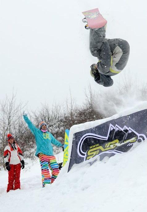 За почетак нове зимске сезоне у децембру смо организовали Светски дан сноуборд-а на платоу Спенса, који је поред многих подржао и Градски секретаријат за спорт и омладину Града Новог Сада и на ком