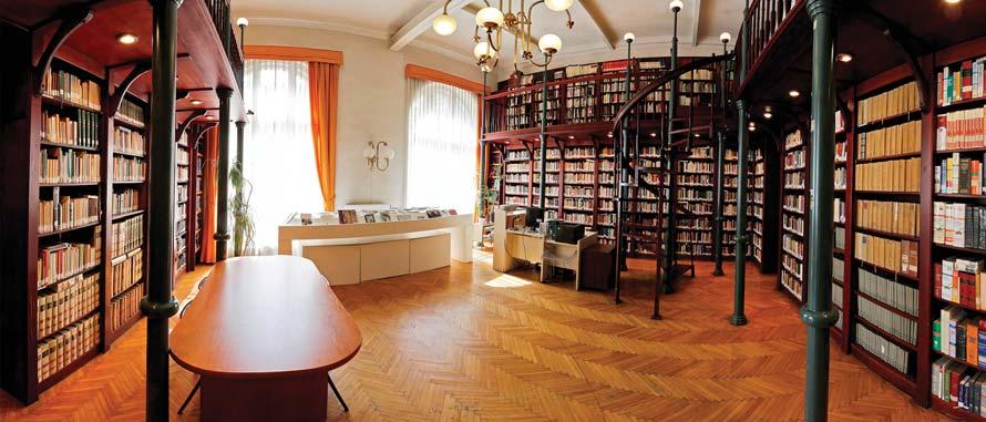 [ BIBLIOTECA ] www.iicbudapest.esteri.it/ La biblioteca Orario di apertura: Lunedì-Martedì: 14.00-18.00 Mercoledì-Giovedì: 10.00-13.00 / 14.00-18.00 Venerdì: 10.00-13.00 Tel.