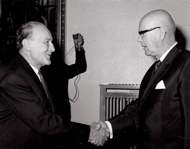 ollen ensimmäinen ei-sosialistinen valtionjohtaja, joka vieraili Kádárin hallinnon Unkarissa. Kekkonen saapui Budapestiin suoraan Jugoslavian-vierailultaan ja korosti matkan ei-poliittista luonnetta.