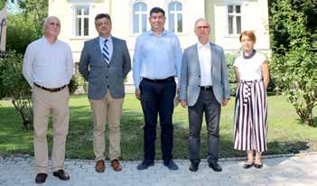 Faruk Cömert görülüyor Macaristan Macar-Türk Ticaret Odası (Turkcham) Başkanı Suat Karakuş, yönetim kurulu üyeleri Hasan Kurt ve Mehmet Başaran, Türk İşbirliği ve Koordinasyon Ajansı Başkanlığı TİKA,